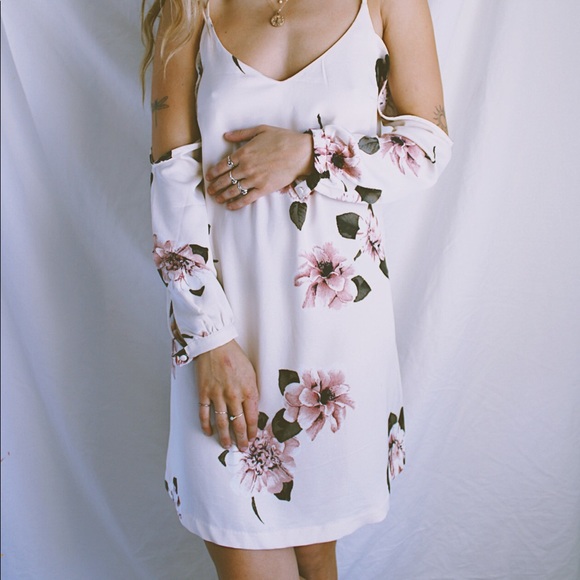 Dynamite Dress - Picture 2 of 4